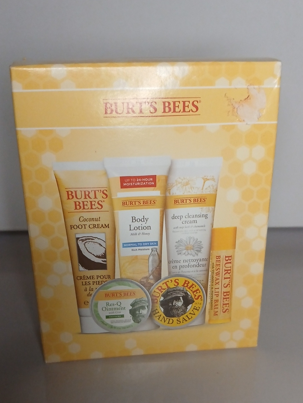 Sealed Box Burt's Bees Travel Sized Favorites 6 Pc Bath & Body Care Collection
